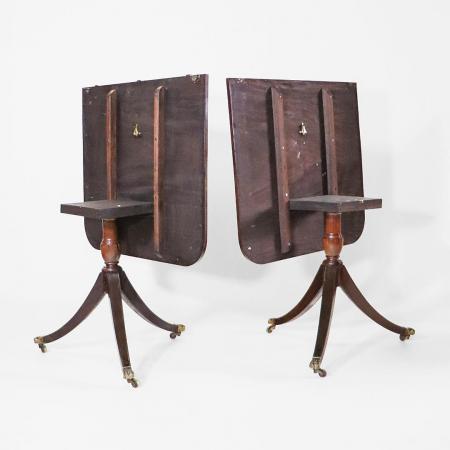 Antiker Esstisch aus Mahagoni