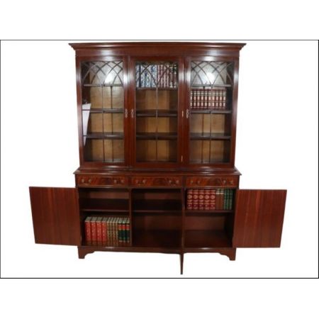 Englischer verglaster Bücherschrank in Mahagoni, gotischer Antik Stil