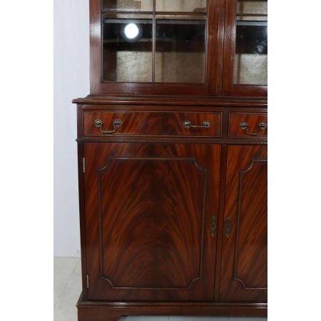 Englischer verglaster Bücherschrank in Mahagoni, gotischer Antik Stil