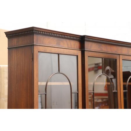 Englisches Breakfront Bookcase in Mahagoni, Bücherschrank Antik Stil