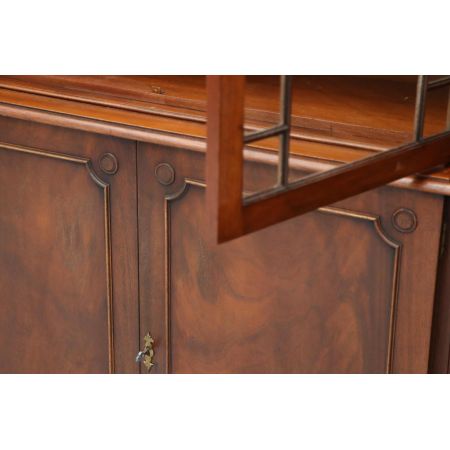 Englisches Breakfront Bookcase in Mahagoni, Bücherschrank Antik Stil