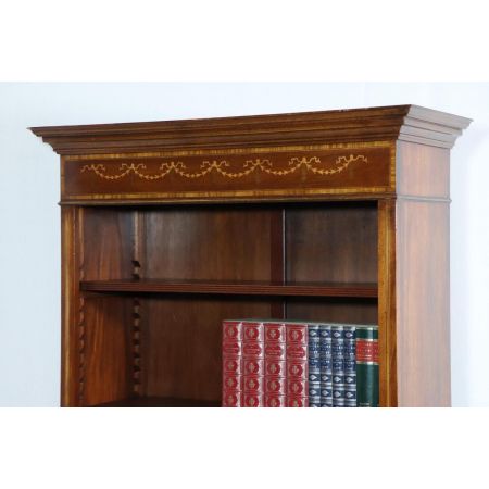 Englisches Open Bookcase mit Blumen Intarsien, in Mahagoni