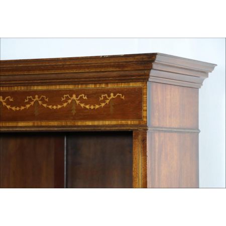 Englisches Open Bookcase mit Blumen Intarsien, in Mahagoni