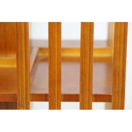 Feines Revolving Bookcase in Eibe, handgefertigt in Großbritannien