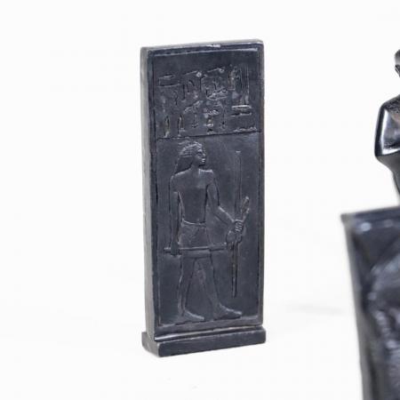 Set aus 21 ägyptischen Miniaturfiguren – Antike Reproduktionen ägyptischer Götter und Büsten