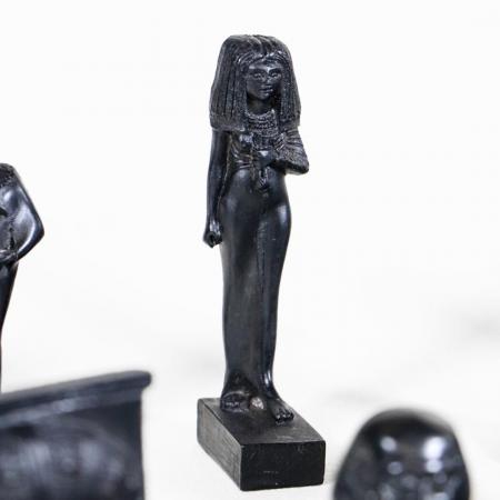 Set aus 21 ägyptischen Miniaturfiguren – Antike Reproduktionen ägyptischer Götter und Büsten