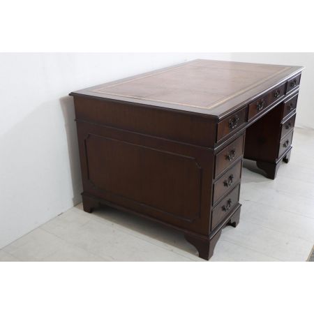 Freistehender Schreibtisch aus England, in Mahagoni