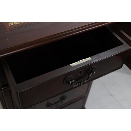 Freistehender Schreibtisch aus England, in Mahagoni