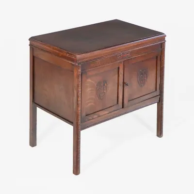 Grammophonschrank Alt