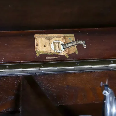 Grammophonschrank Alt