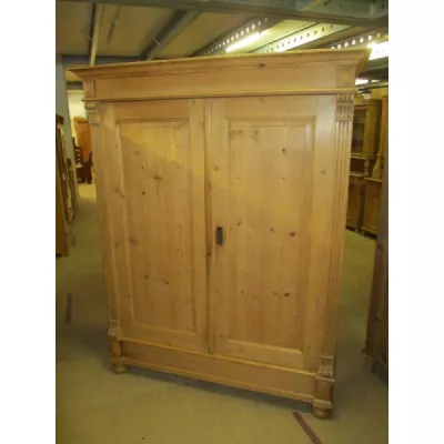 Kleiderschrank zweitürig antik