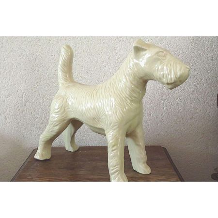 Hund Figur Porzellan