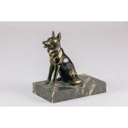 Hundeskulptur aus Messing mit Postament aus Marmor