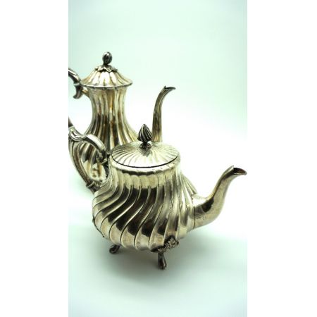 Paar: Versilberte Kaffeekanne und Teekanne England