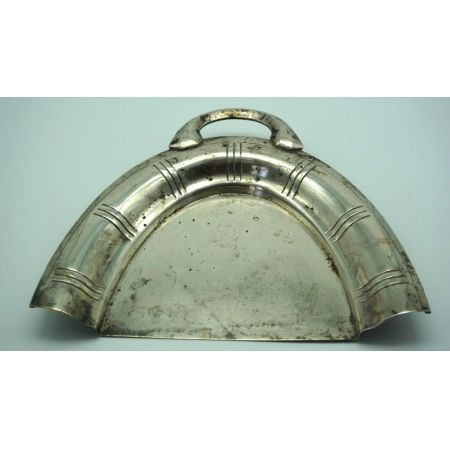 Silbernes Tischset Plate Besen Blech und Schale 