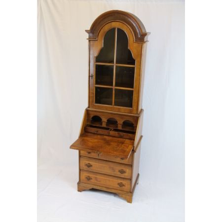 Aufsatzsekretär Nussbaum mit Intarsien