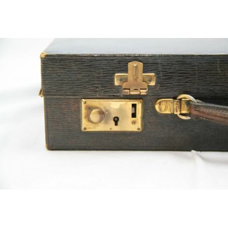 alter Dokumentenkoffer