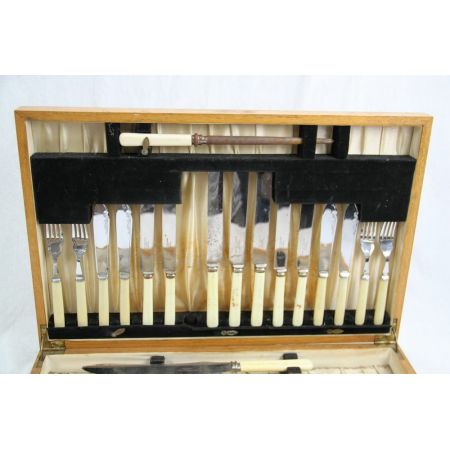 Alter Besteckkoffer