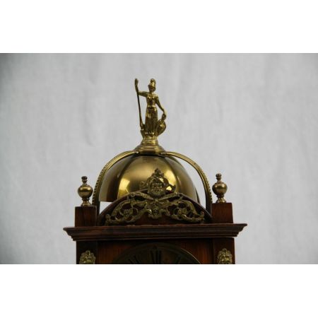 Alte Kaminuhr "Golden Ornaments"