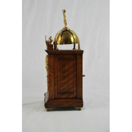 Alte Kaminuhr "Golden Ornaments"