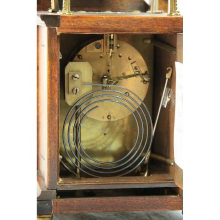 Alte Kaminuhr "Golden Ornaments"