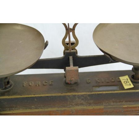 Schöne alte Waage 5kg