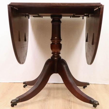 Klappbarer Esstisch / Drop Leaf Table, Mahagoni, auf Rollen