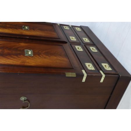 Kleiner Wohnzimmerschrank in Mahagoni, Campaign Stil