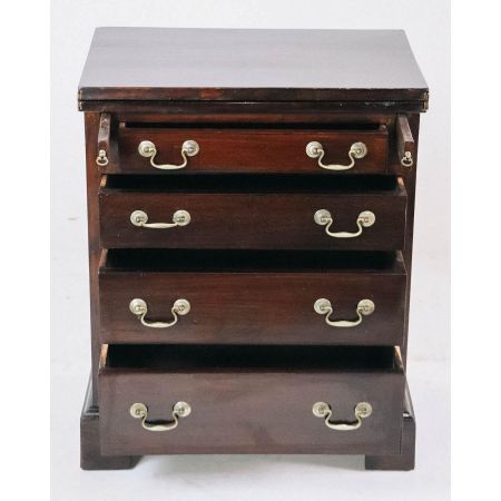 Antike Mahagoni Kommode mit original Messinggriffen