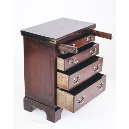 Antike Mahagoni Kommode mit original Messinggriffen