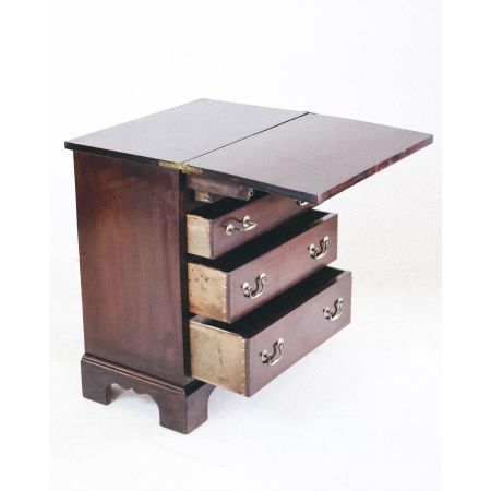 Antike Mahagoni Kommode mit original Messinggriffen