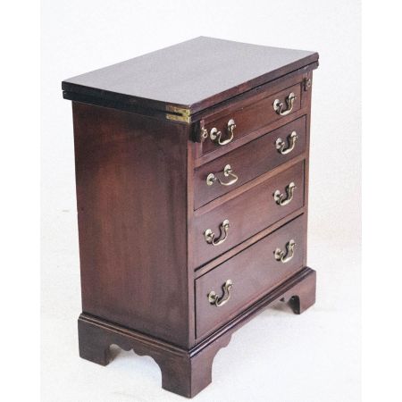 Antike Mahagoni Kommode mit original Messinggriffen