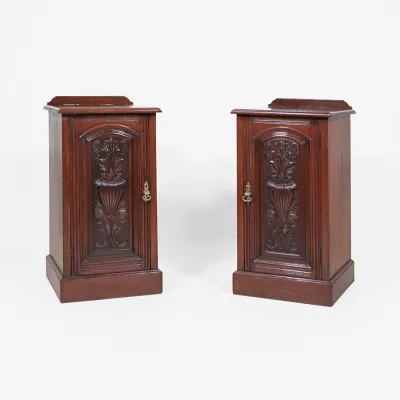 Nachttisch Antik – Viktorianische Mahagoni Nachttische aus England, 19. Jahrhundert (Paar)