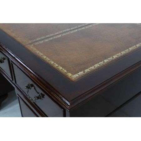 Mahagoni Pedestal Desk, sofort lieferbar