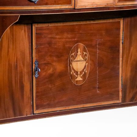 Bow fronted Sideboard aus Mahagoni mit Amphoren Intarsien, Victorian Buffet, Anrichte, Konsolenschrank