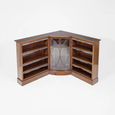 Antikes Eckregal Mahagoni – Edwardian Eckvitrine mit Bücherregal um 1910