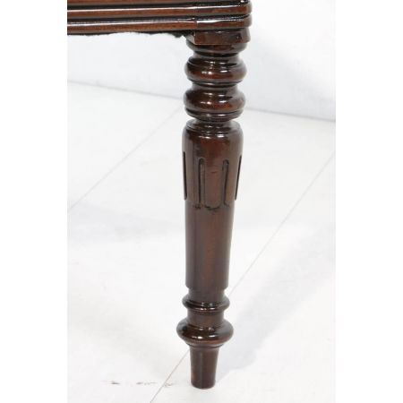 Massiver Esszimmerstuhl aus Massivholz im viktorianischen Stil