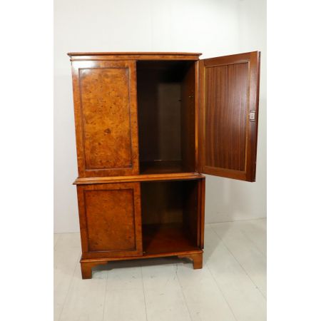 Multimedia-/ Fernsehschrank in Wurzelholz