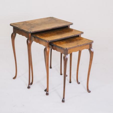 Nest of Tables aus Nussbaumholz