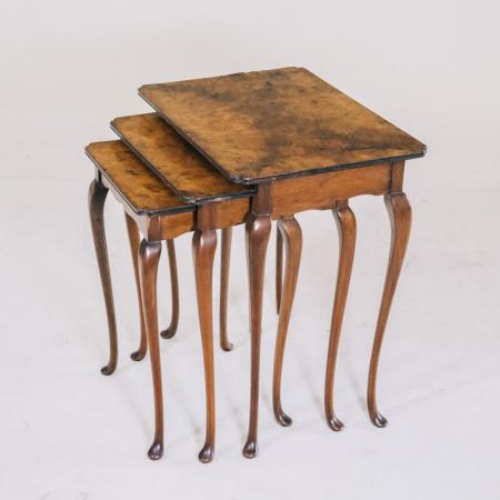 Nest of Tables aus Nussbaumholz