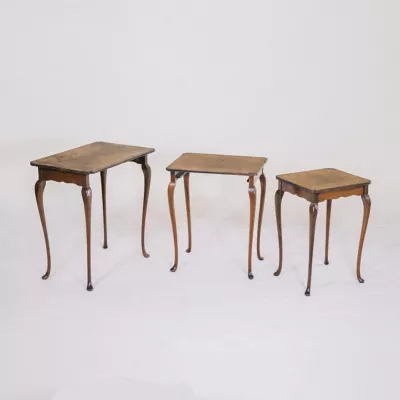 Nest of Tables aus Nussbaumholz