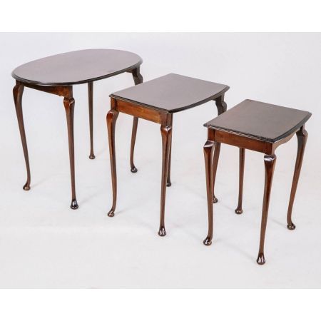 Antiker Tischsatz / nest of tables aus Massivholz