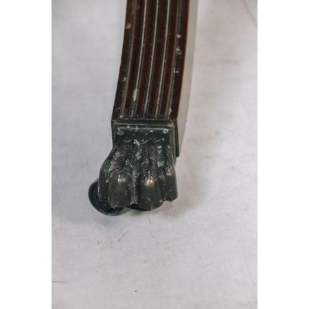 Ovaler Sofatisch mit  georgean Style