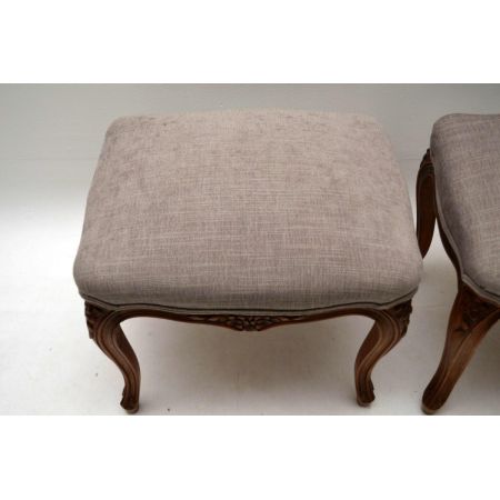 Paar Antike französische Walnussholz gepolsterte Hocker
