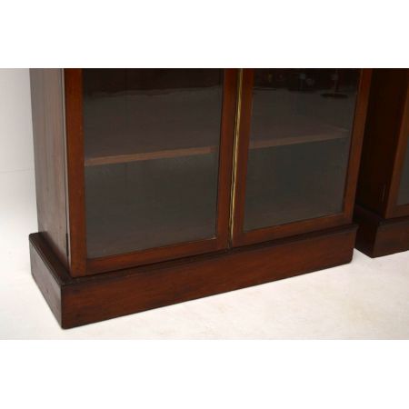 Paar Antiker Mahagoni Bücherregale Vitrine Showcase Bücherschrank