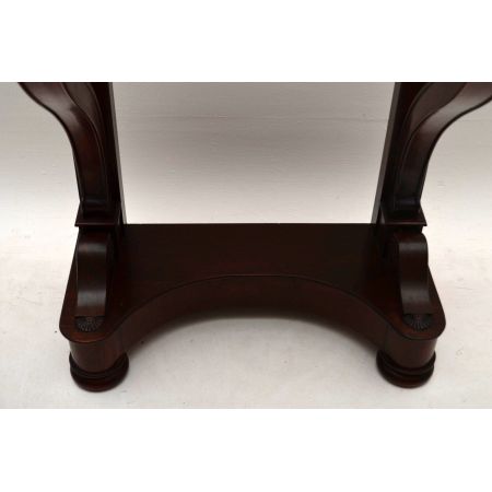 Antike Mahagoni Tische mit Marmor