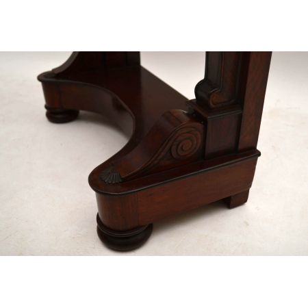 Antike Mahagoni Tische mit Marmor