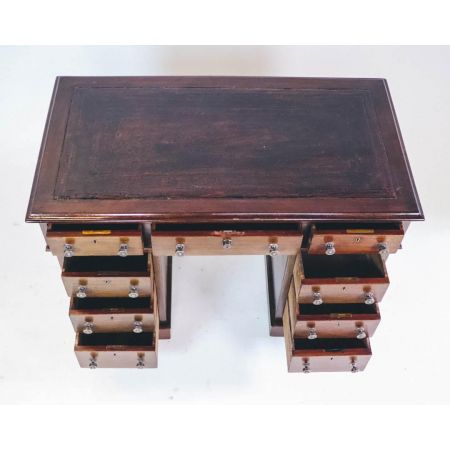 "Pedestal Desk", Mahagoni, englischer Schreibtisch