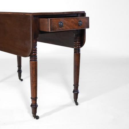 Antiker Viktorianischer Pembroke Tisch