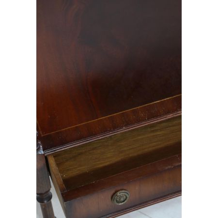 Englischer Mahagoni Lamp Table mit feinen Intarsien